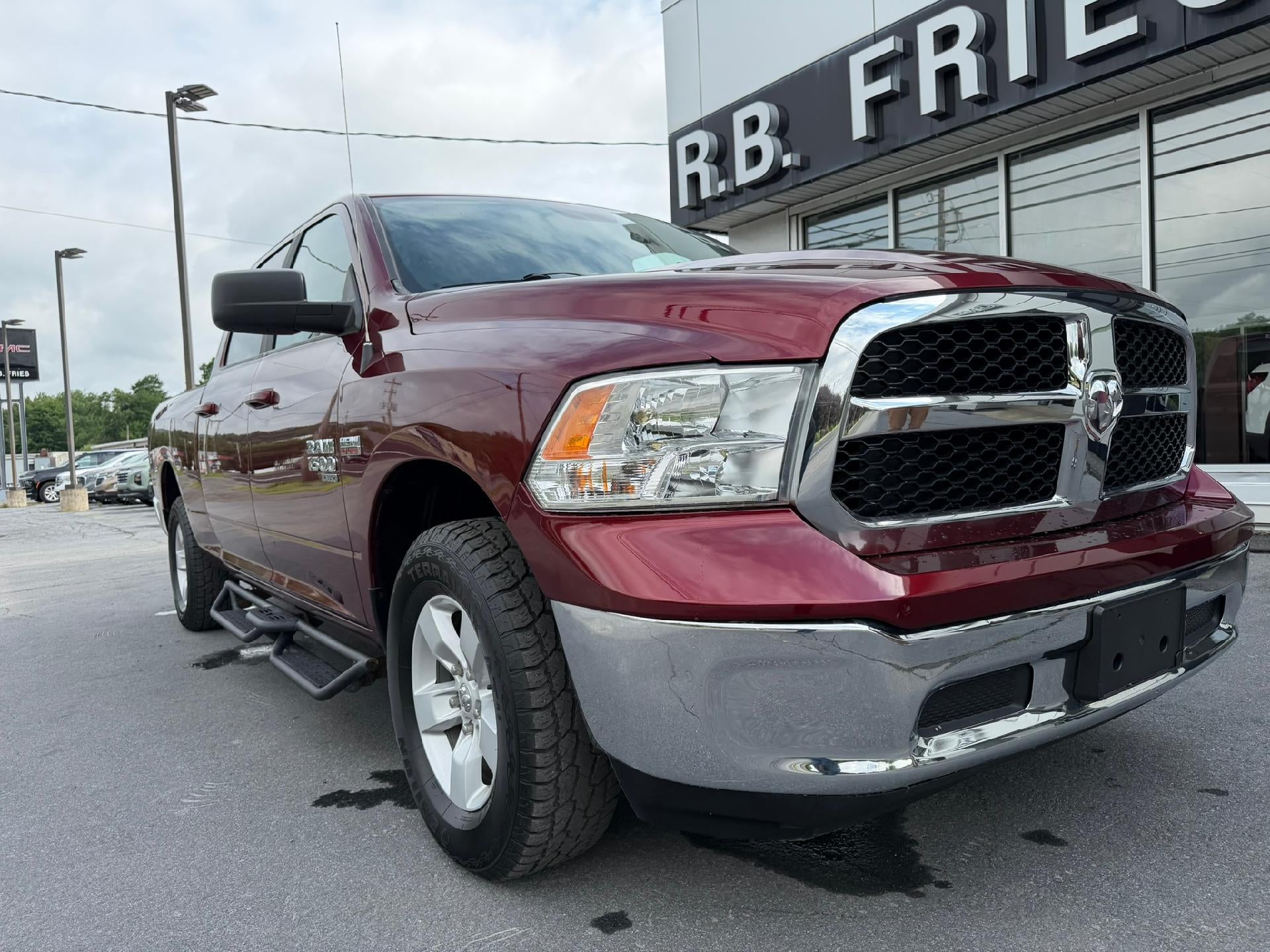 2019 RAM 1500 Classic SLT Crew Cab 4x4 6'4" Box