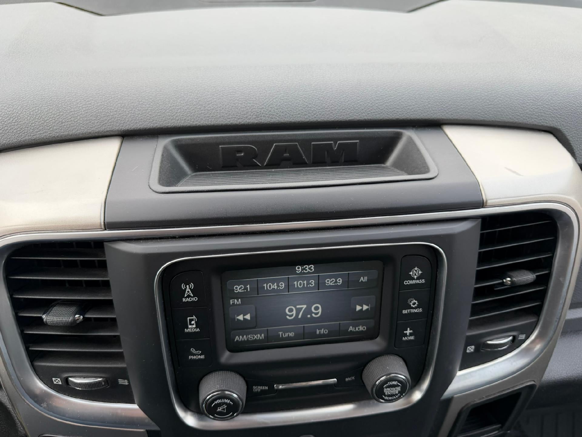 2019 RAM 1500 Classic SLT Crew Cab 4x4 6'4" Box