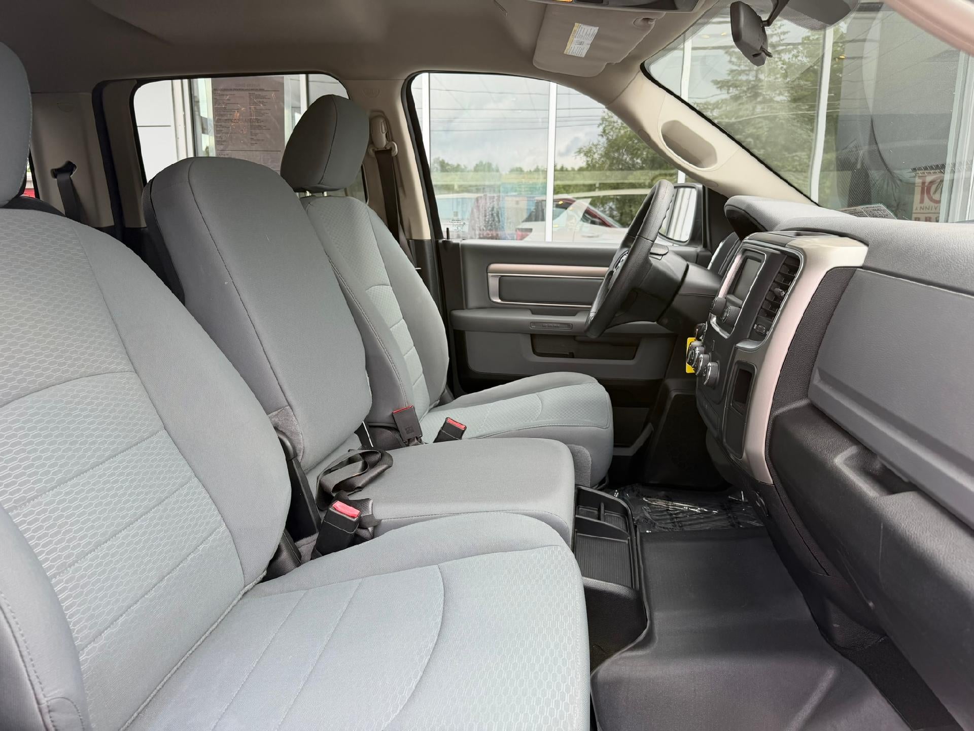 2019 RAM 1500 Classic SLT Crew Cab 4x4 6'4" Box