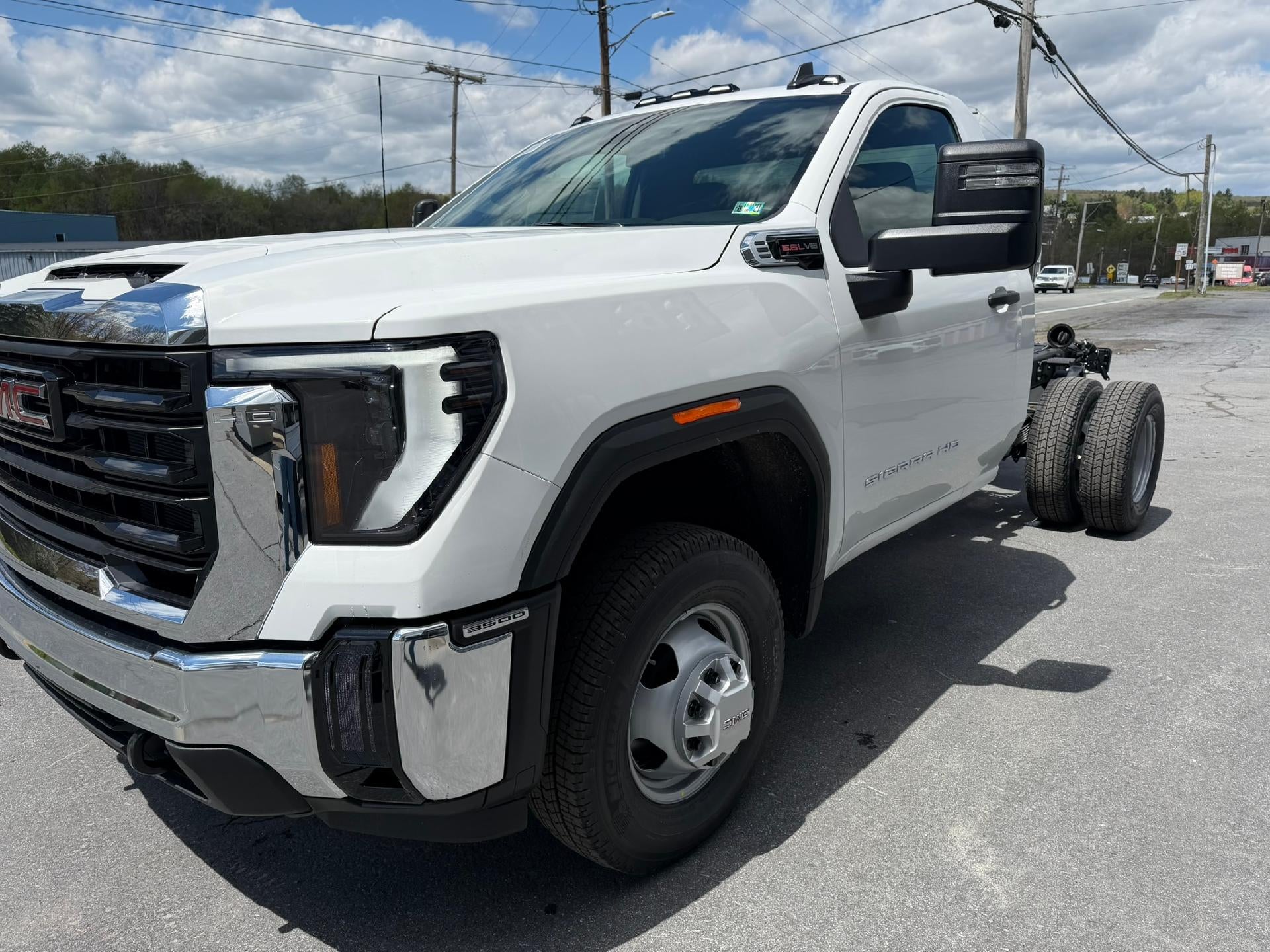 2026 GMC Sierra 4WD Regular Cab Chassis LWB Pro's photo