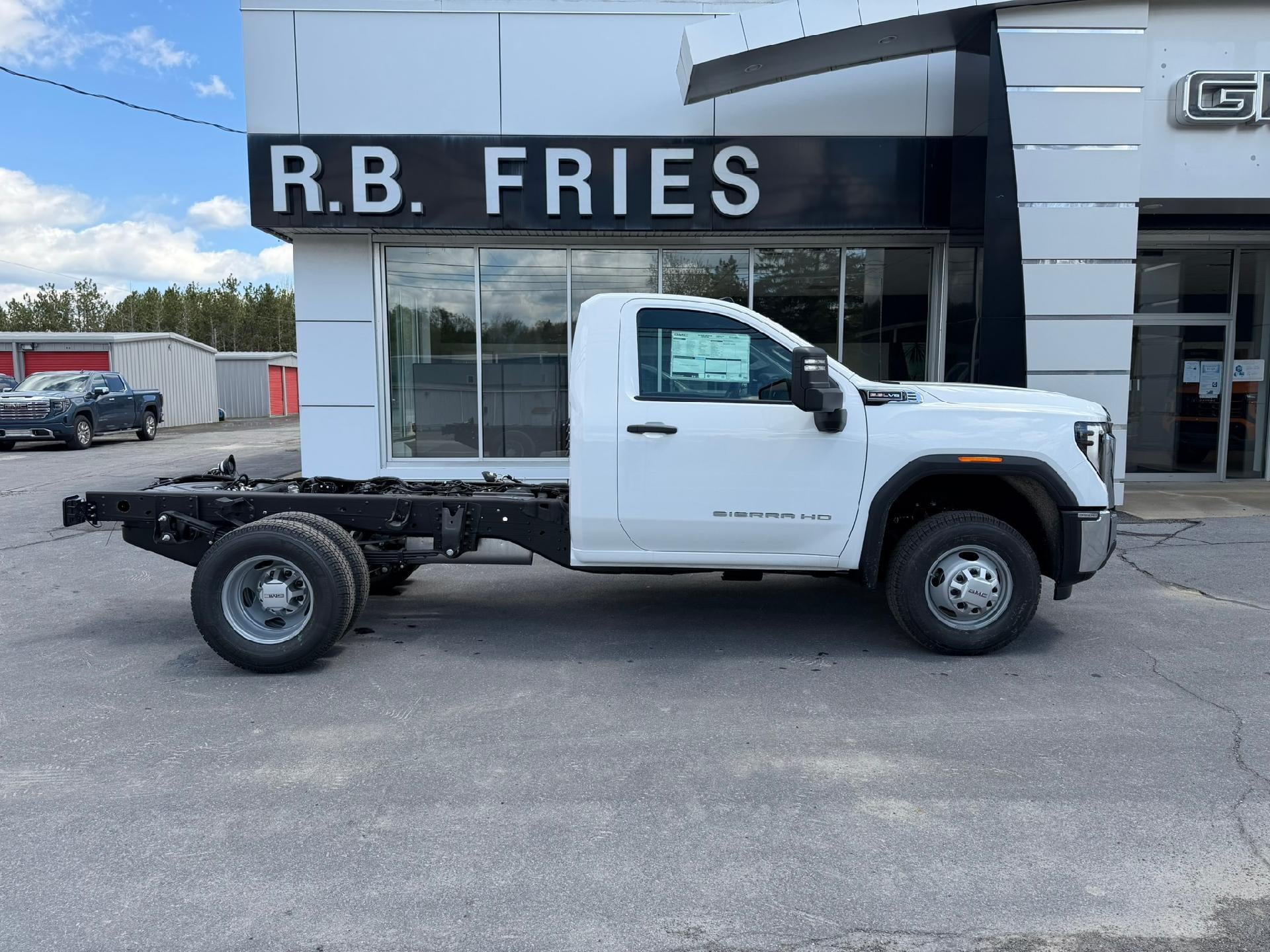 2026 GMC Sierra 3500 HD Chassis Cab Pro