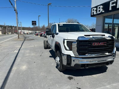 2026 GMC Sierra 3500 HD Chassis Cab Pro