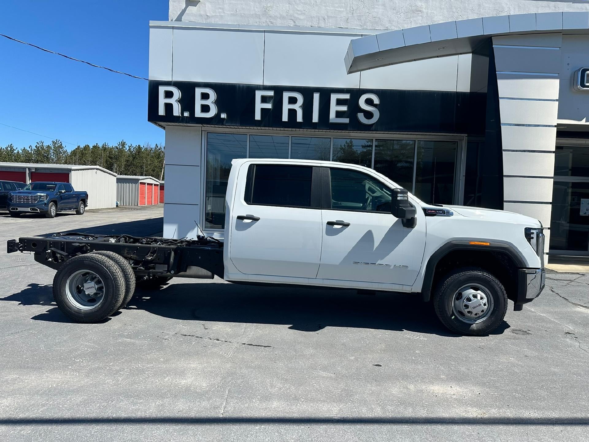 2026 GMC Sierra 3500 HD Chassis Cab Pro