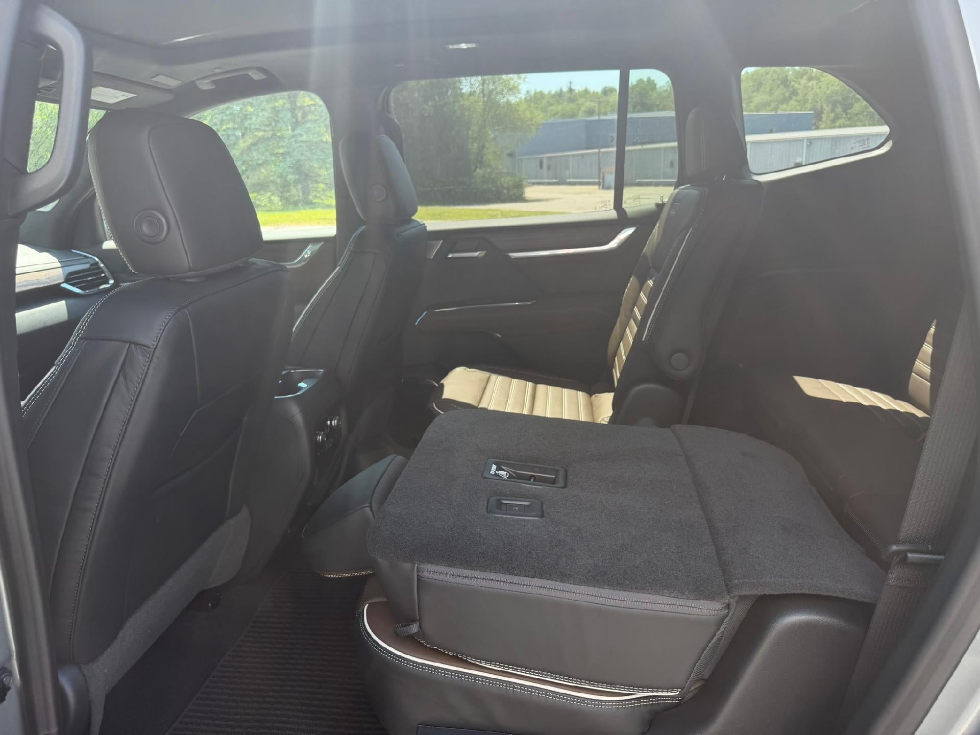 2026 GMC Acadia Denali Ultimate - Photo 52