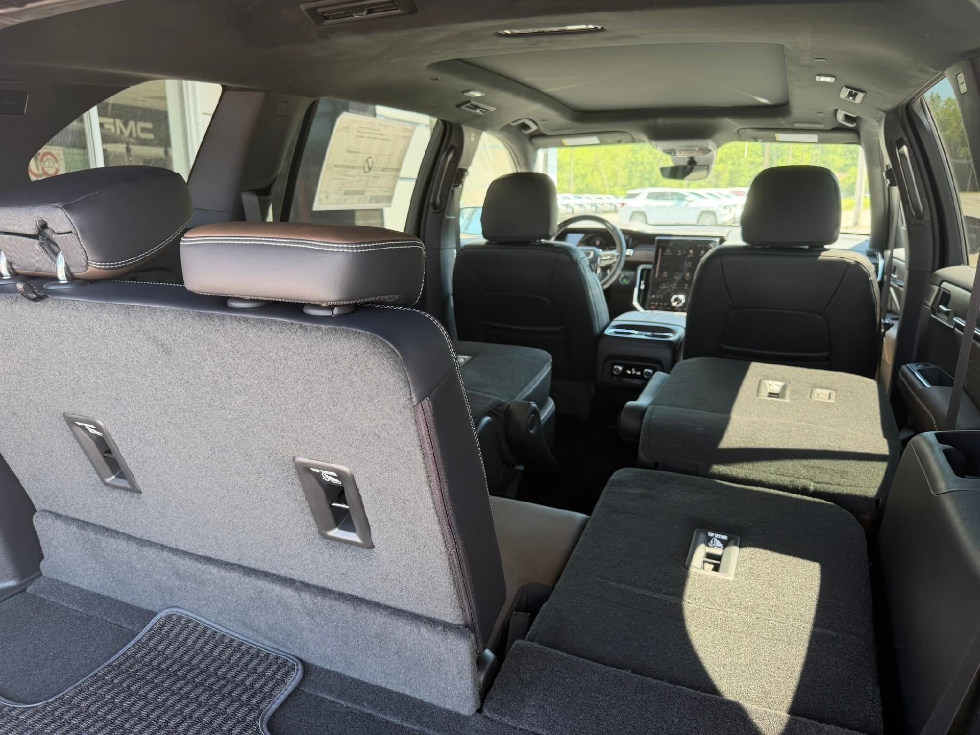 2026 GMC Acadia Denali Ultimate - Photo 8