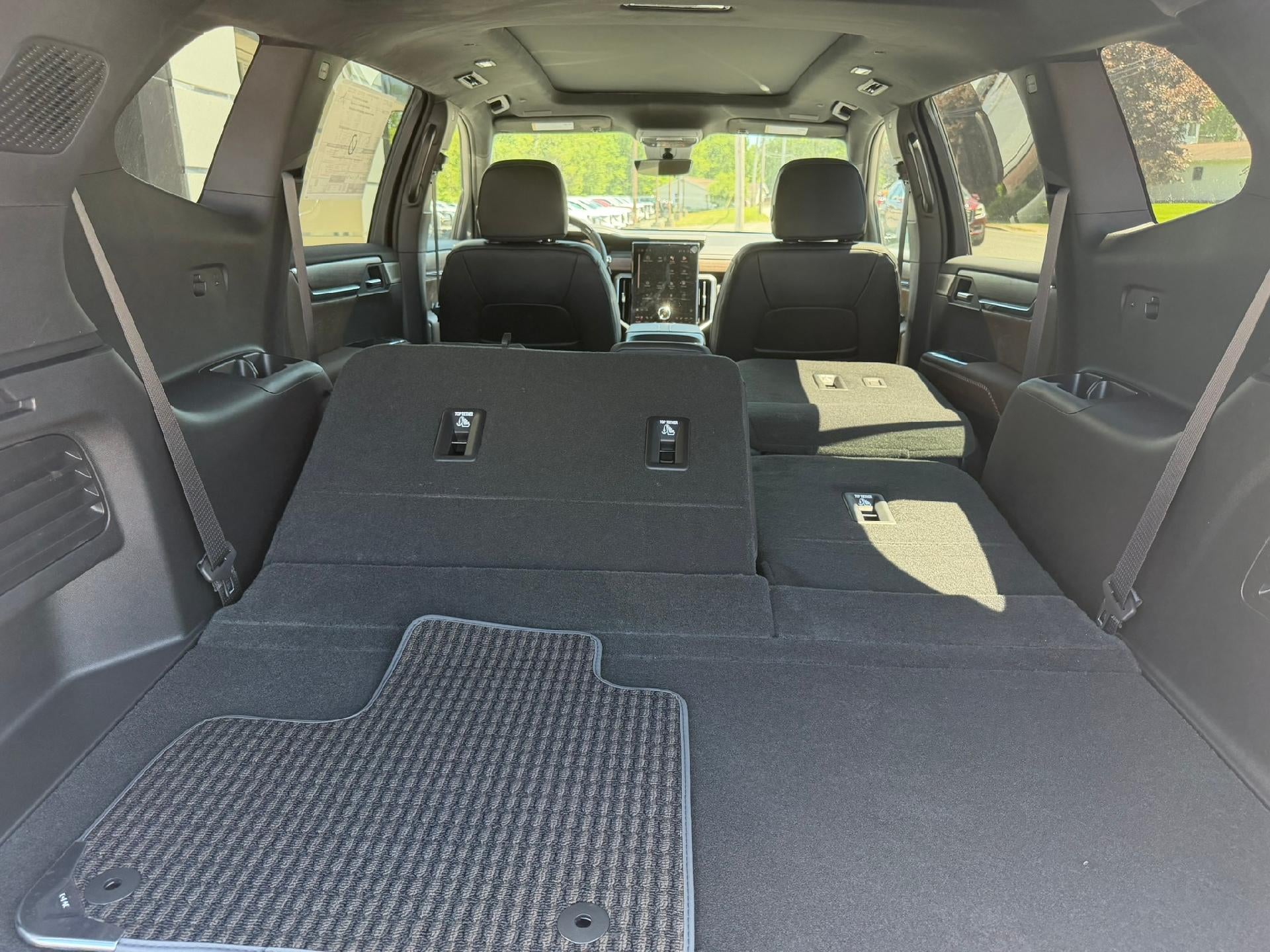 2026 GMC Acadia Denali Ultimate - Photo 9