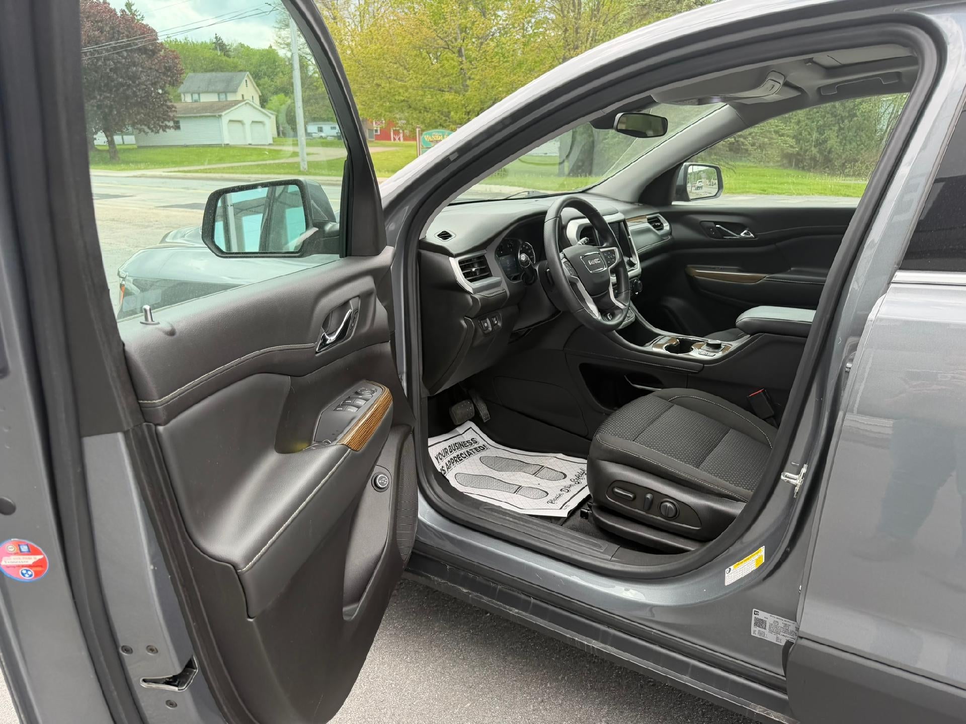2022 GMC Acadia SLE