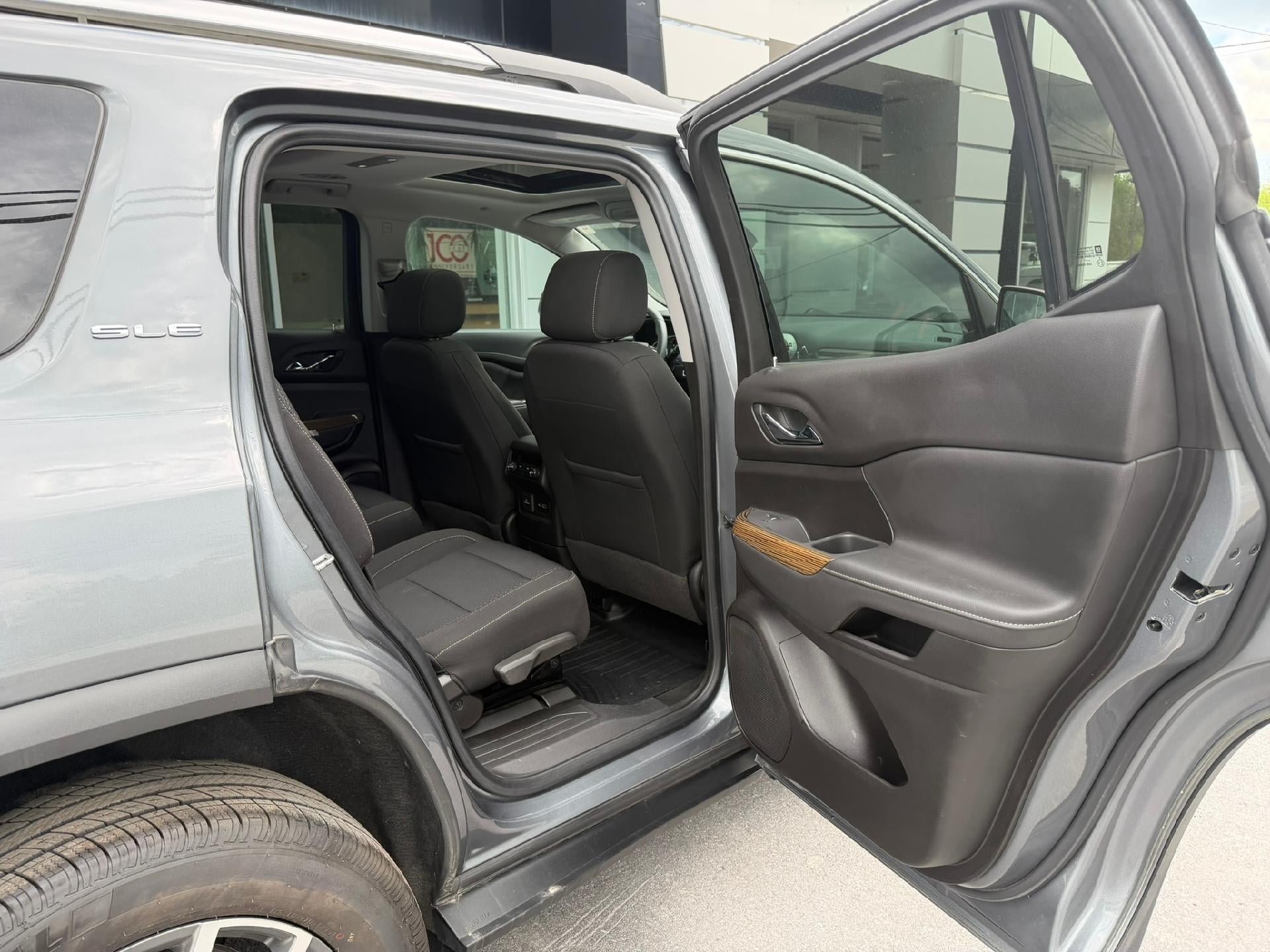 2022 GMC Acadia SLE
