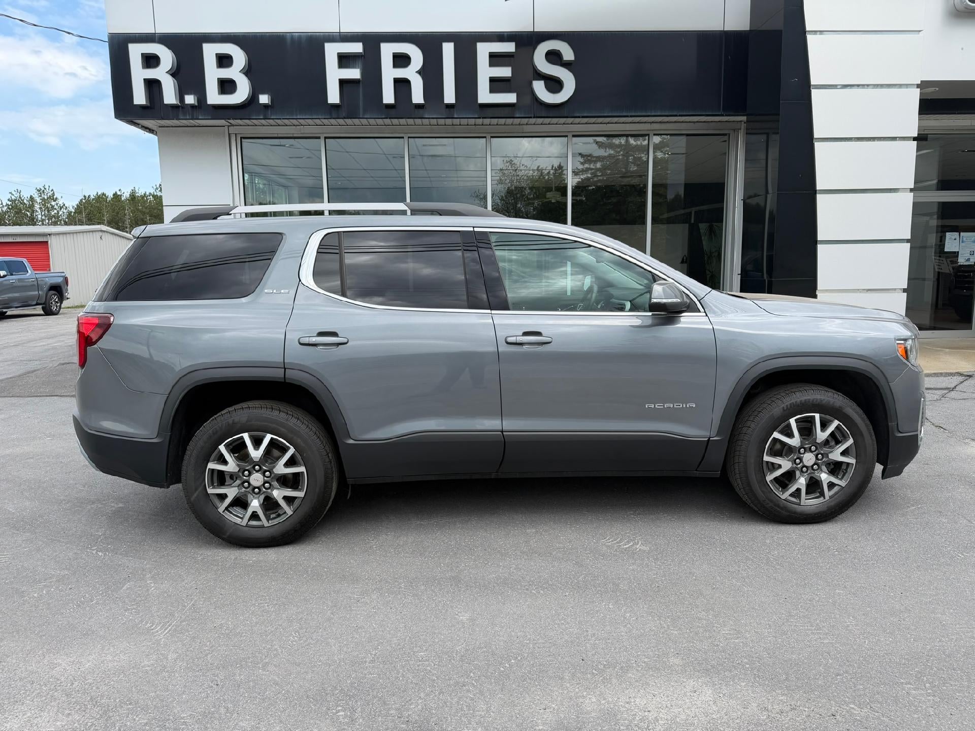 2022 GMC Acadia SLE
