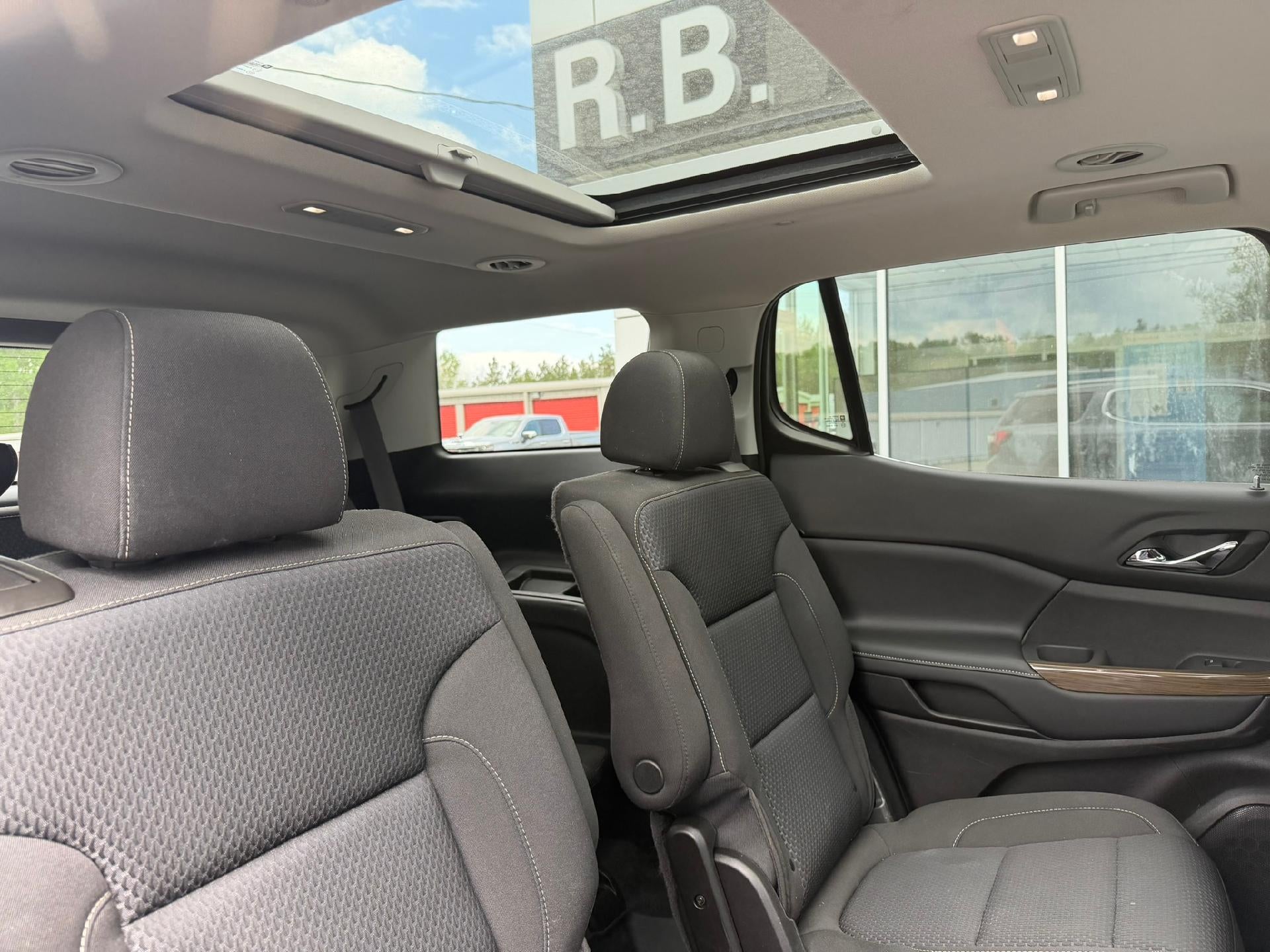 2022 GMC Acadia SLE