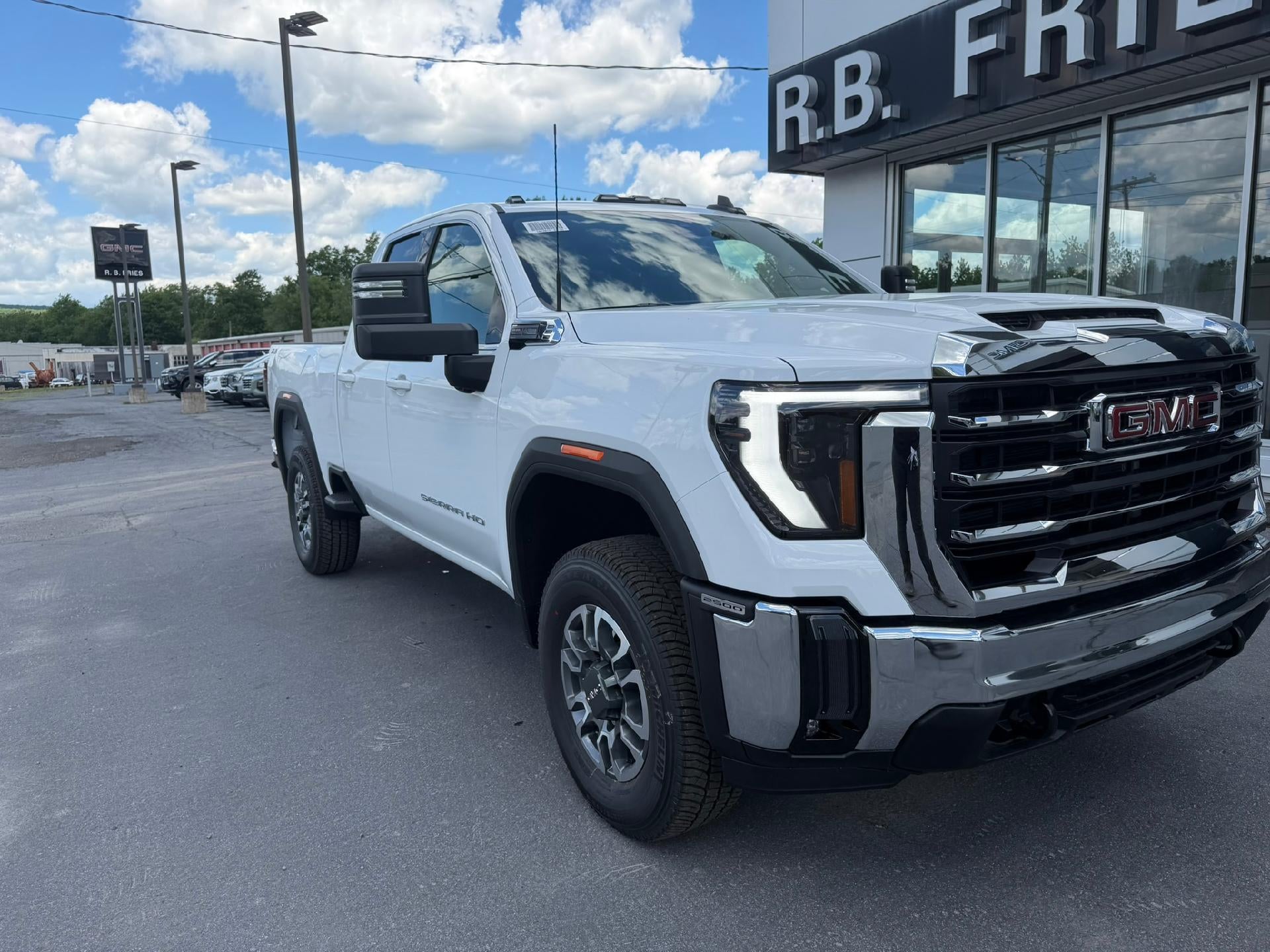 2026 GMC Sierra 2500 HD SLE