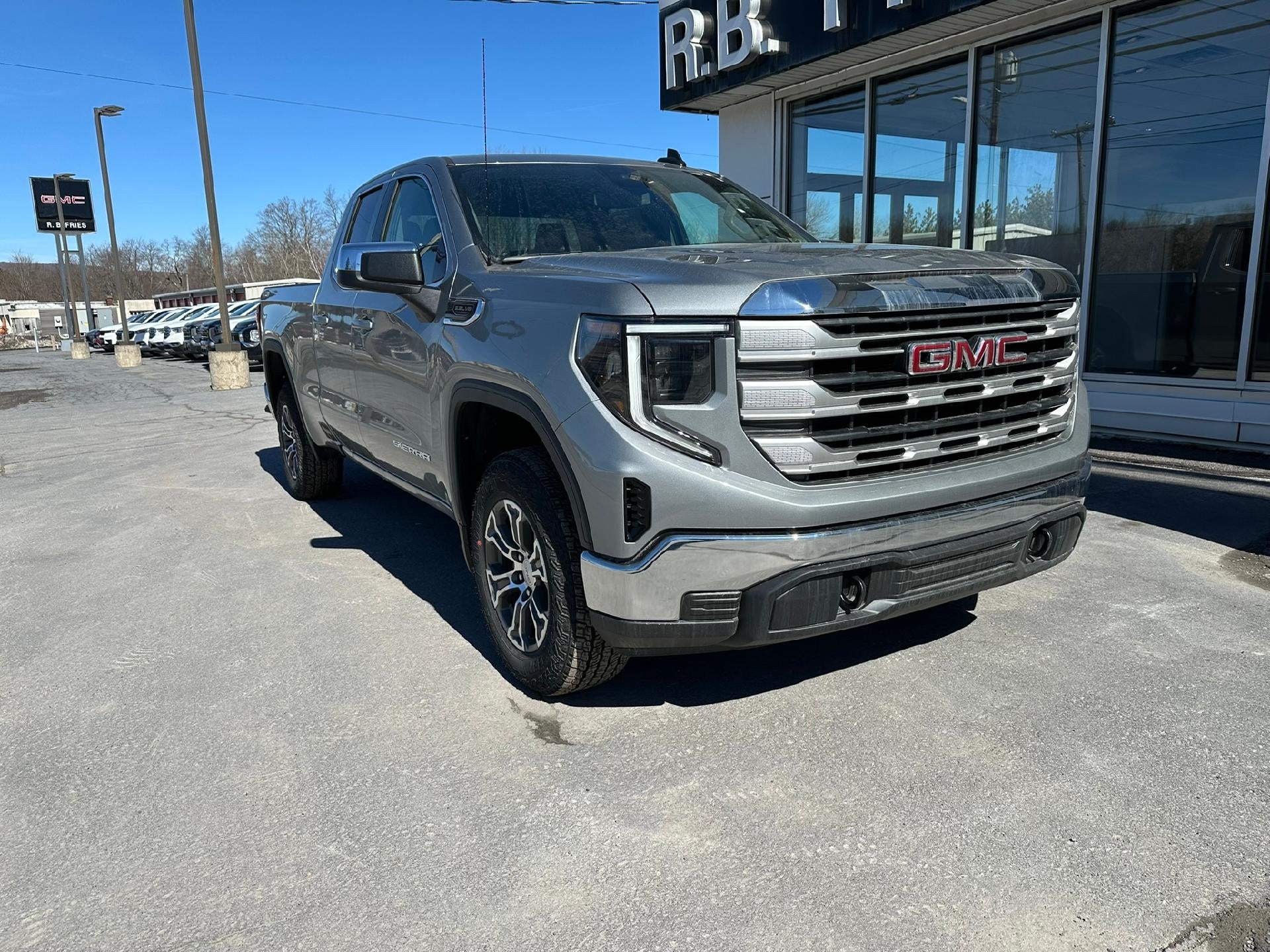 2026 GMC Sierra 1500 SLE