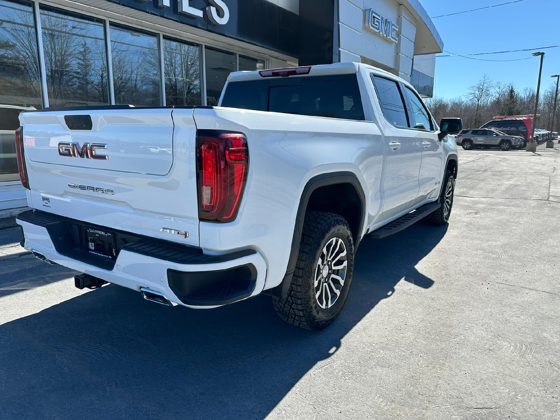 2023 GMC Sierra 1500 AT4
