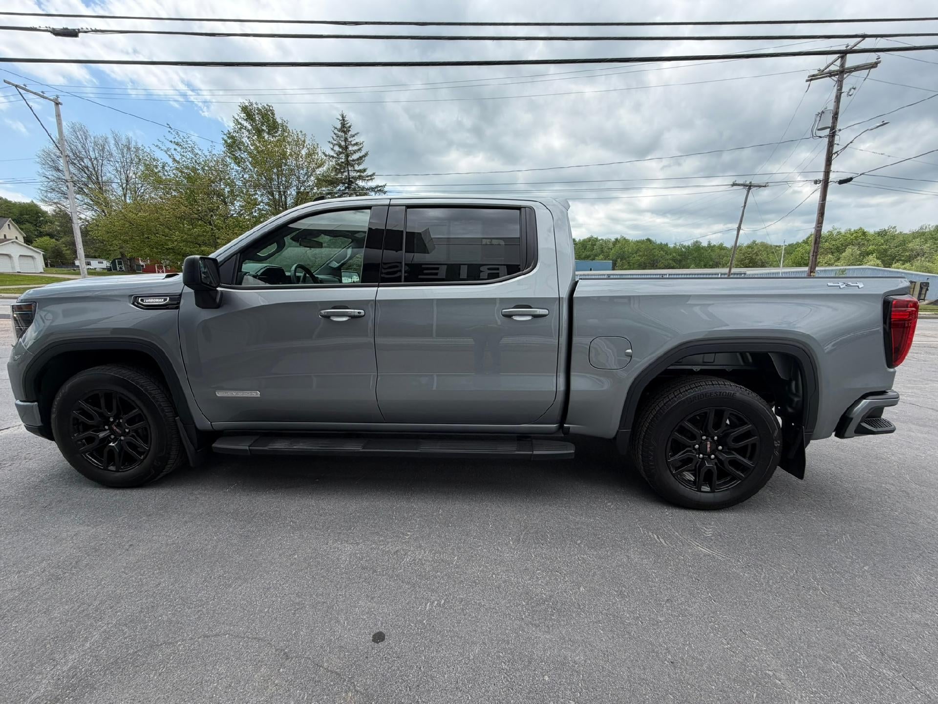 2025 GMC Sierra 1500 Elevation