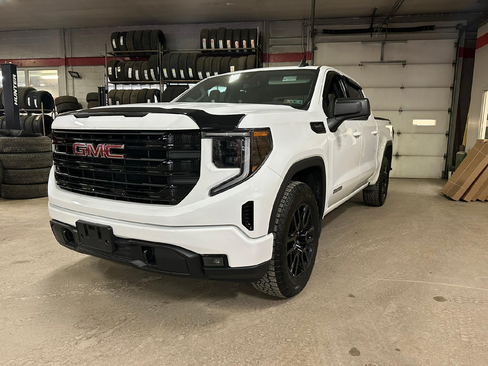 2023 GMC Sierra 1500 Elevation