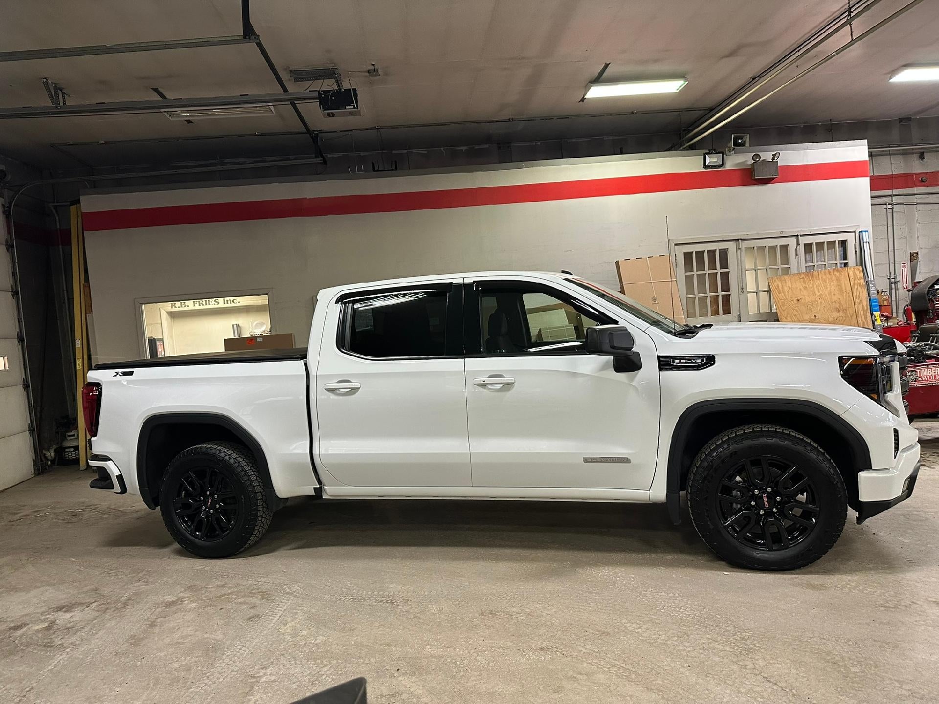 2023 GMC Sierra 1500 Elevation