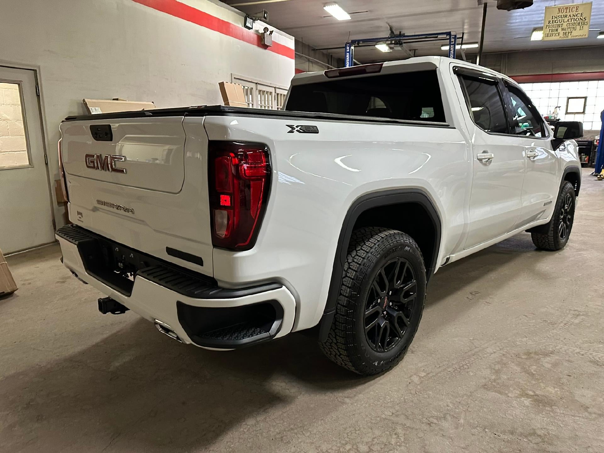 2023 GMC Sierra 1500 Elevation