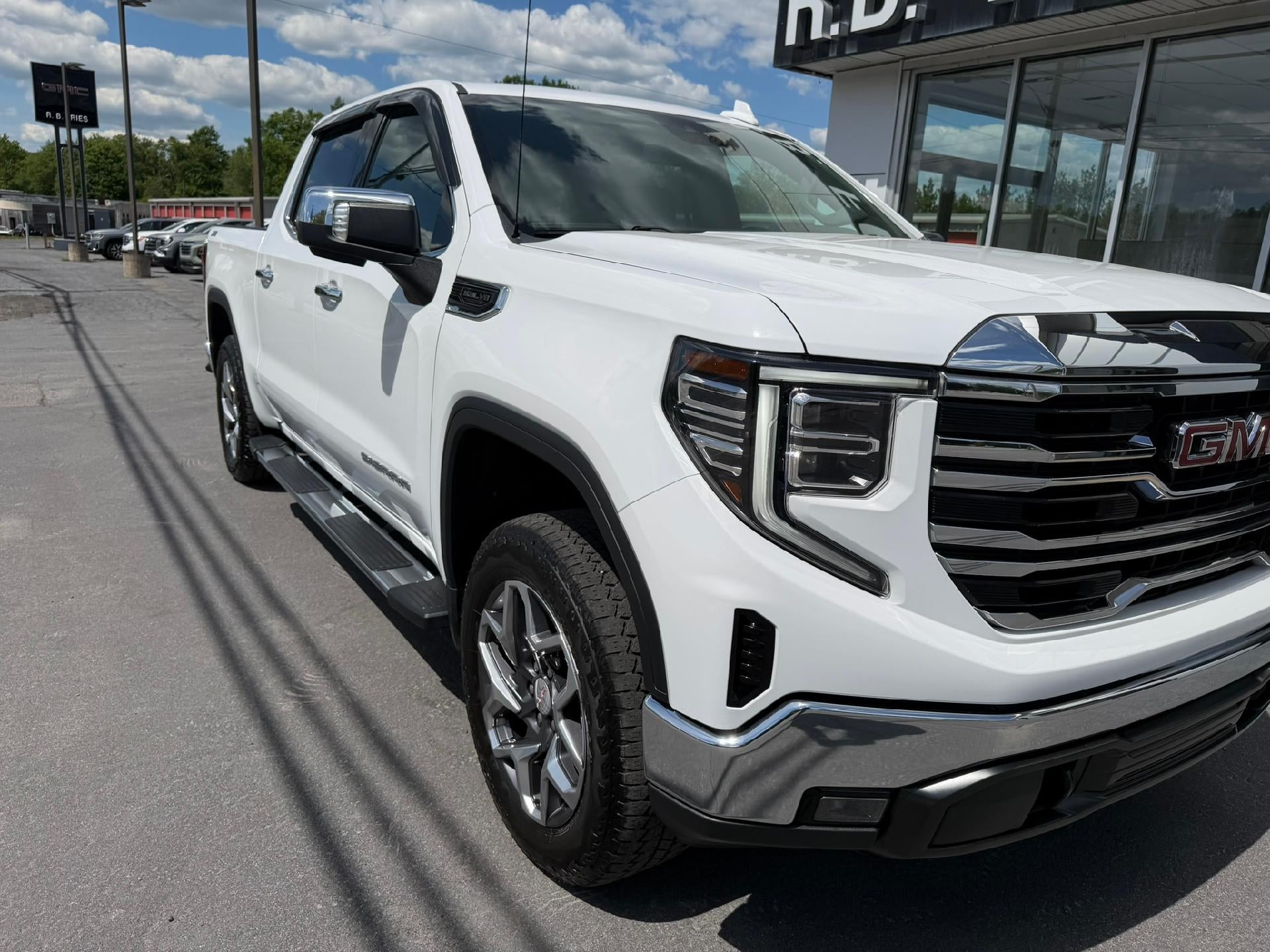 2023 GMC Sierra 1500 SLT