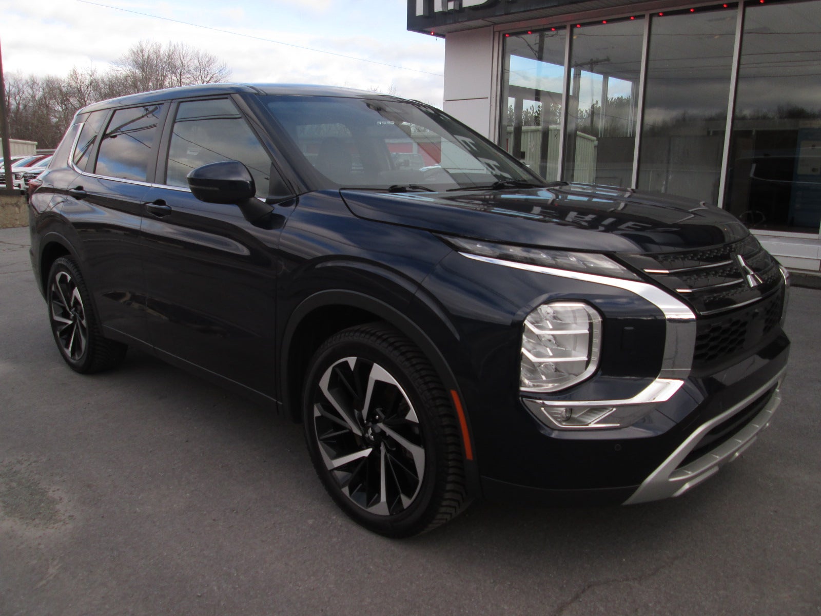 2022 Mitsubishi Outlander SE